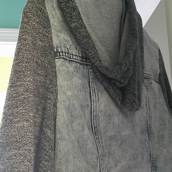 Jean jacket - Picture 3 of 3